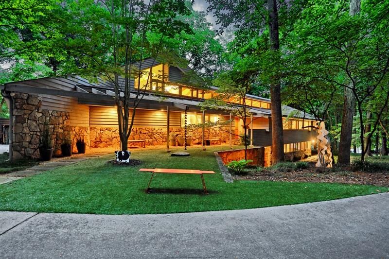 Property Photo:  1025 Riverside Trace  GA 30328