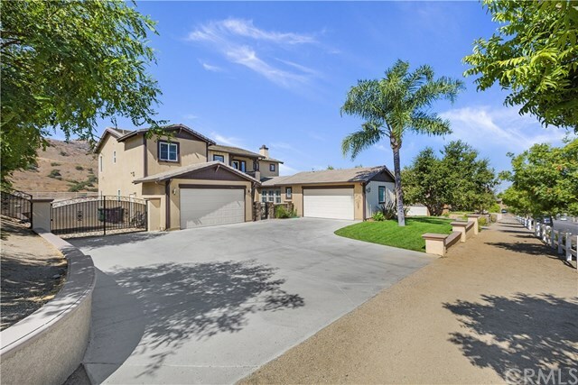 Property Photo:  180 Wild Horse Lane  CA 92860 