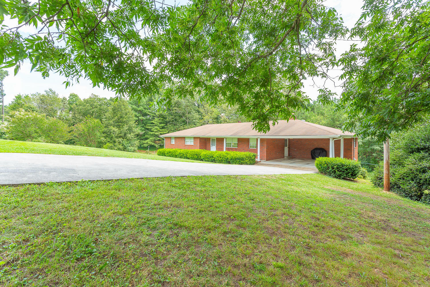 Property Photo:  2019 Grand Center Rd  GA 30707 