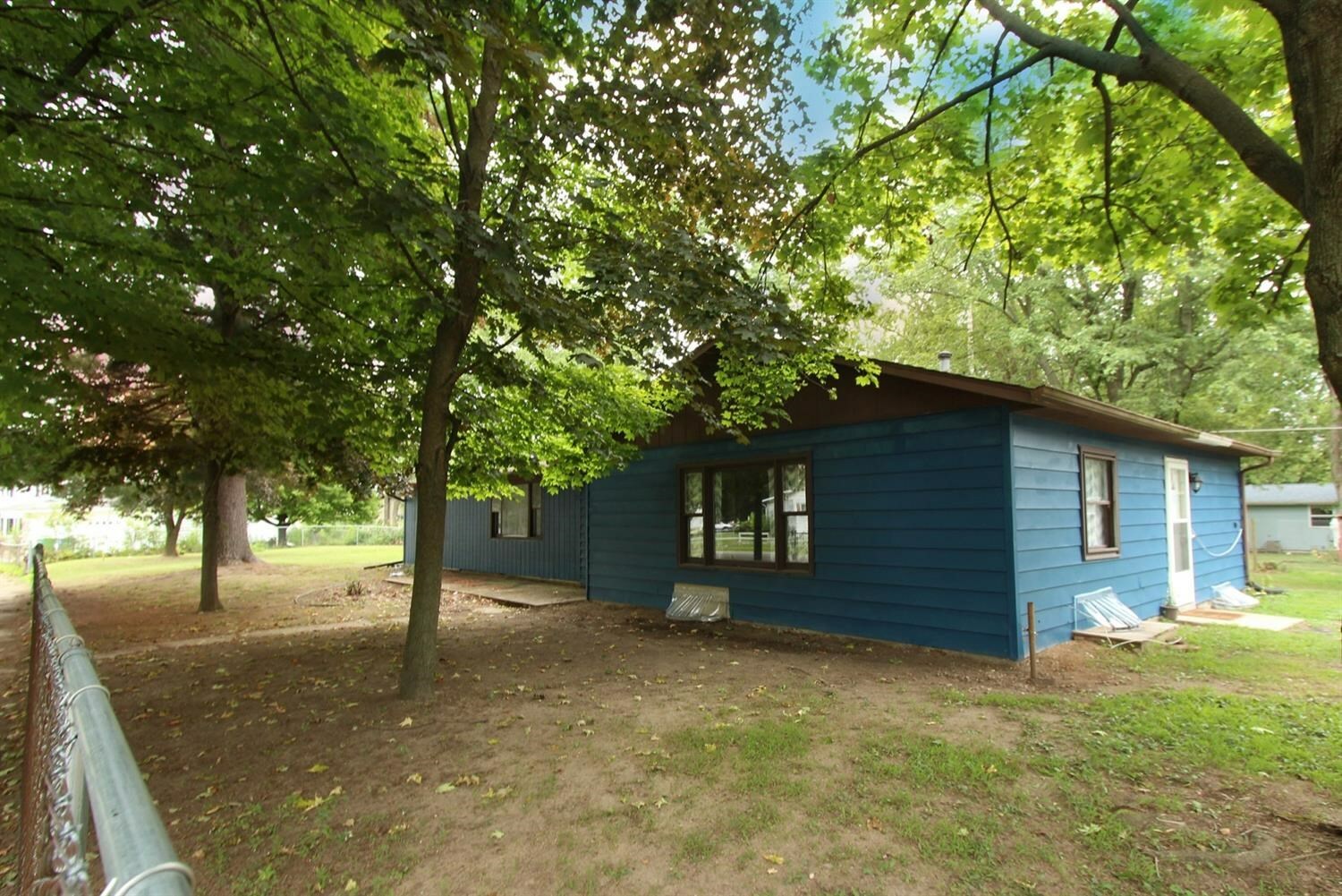 Property Photo:  407 Fernway Road  IN 46346 