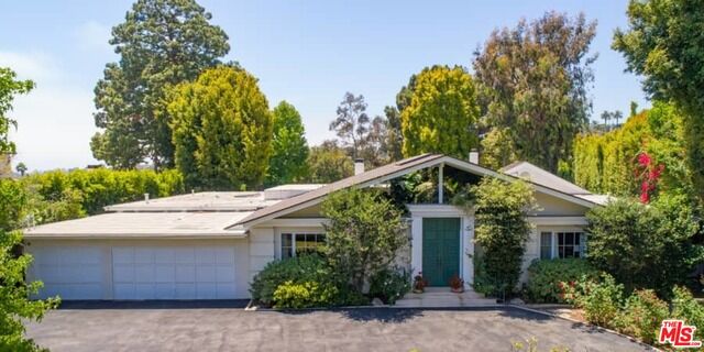 Property Photo:  153 S Rockingham Ave  CA 90049 