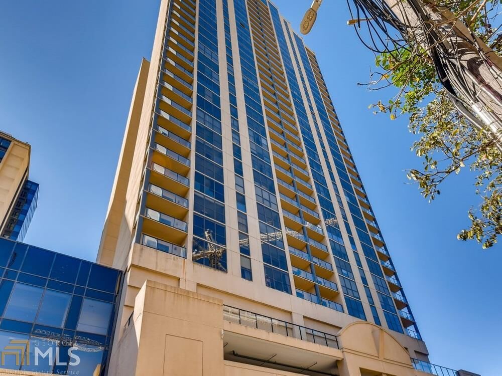 Property Photo: 1280 W Peachtree Street NW 1402 GA 30309-3445