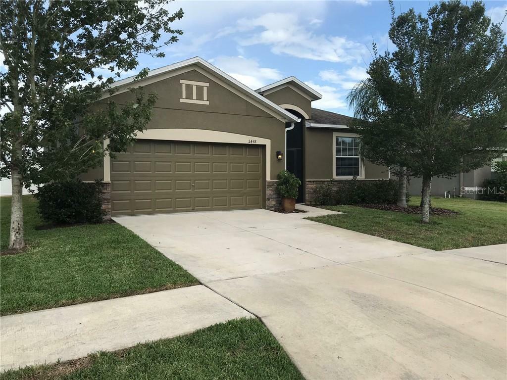 Property Photo:  2438 Dakota Rock Drive  FL 33570 