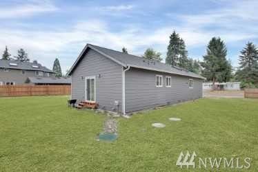 Property Photo: 24922 52nd Ave E WA 98338
