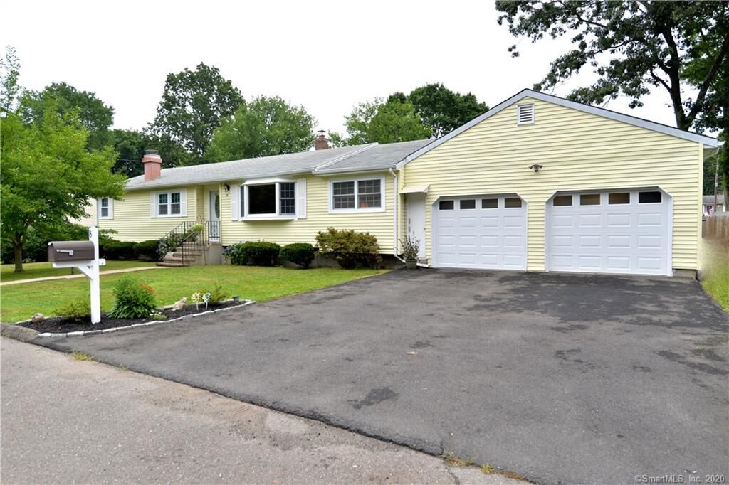 Property Photo:  15 Kindle Lane  CT 06418 