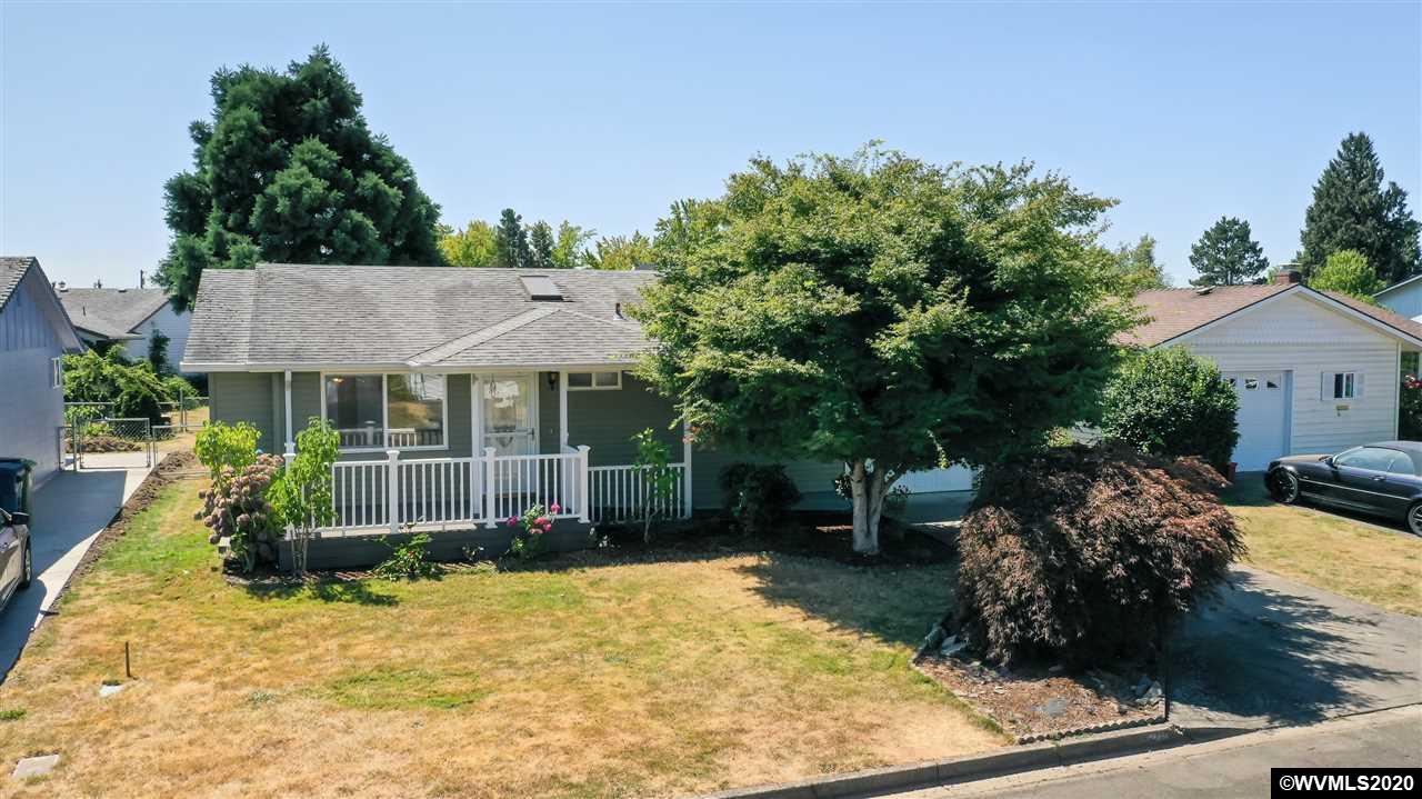 Property Photo:  2200  Country Club Terrace  OR 97071 