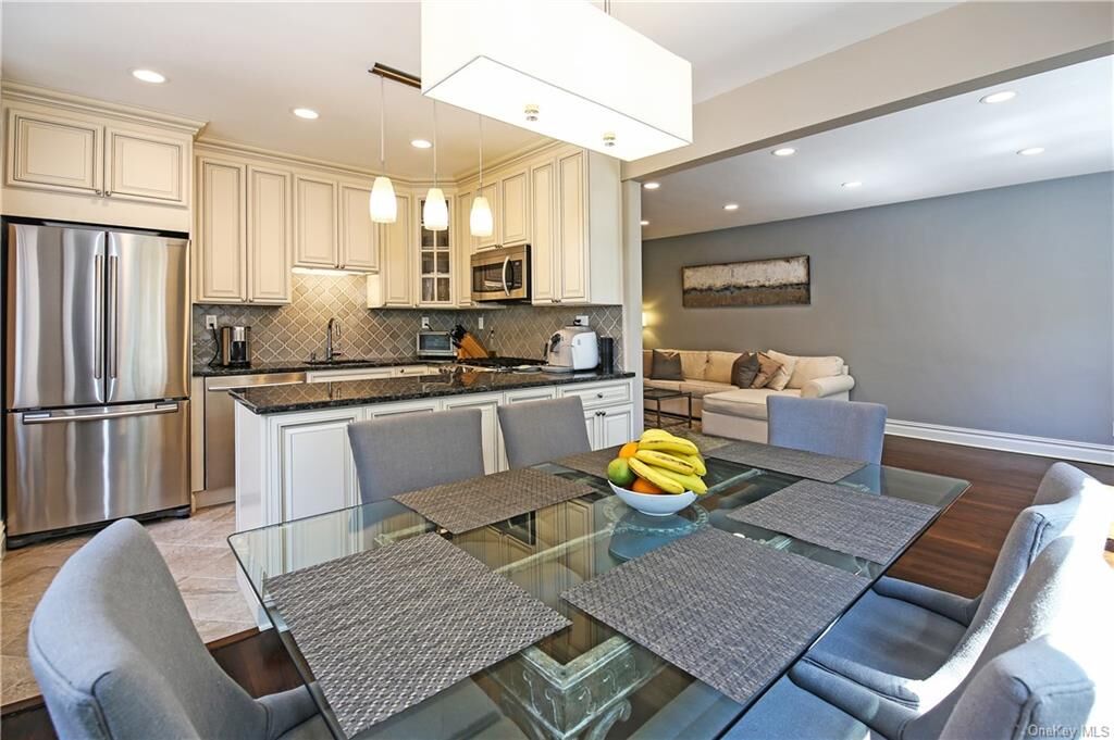 Property Photo: 2 Overlook Road 3D6 NY 10605