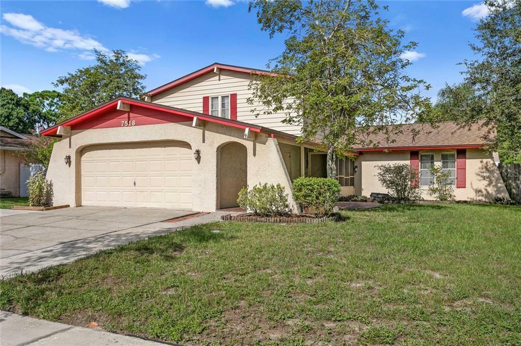 Property Photo:  7518 Oakvista Circle  FL 33634 