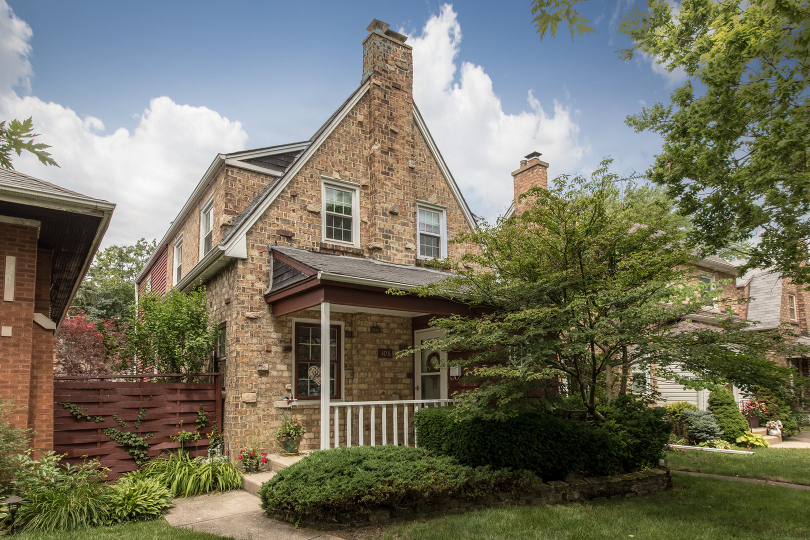 Property Photo: 106 North Western Avenue IL 60068