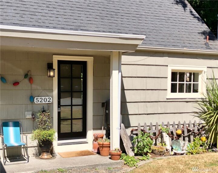 5202  Beach Drive  Bremerton WA 98312 photo