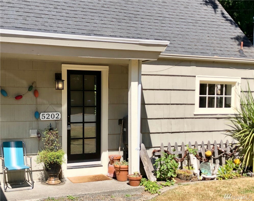 Property Photo: 5202 Beach Dr WA 98312