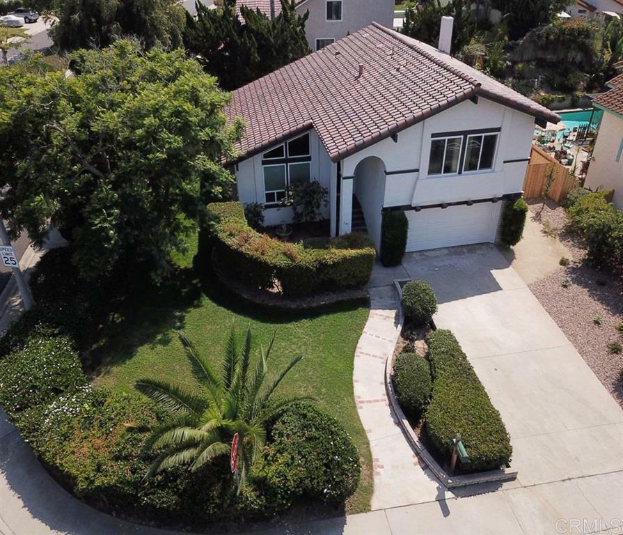 Property Photo: 507 S Willowspring Dr CA 92024