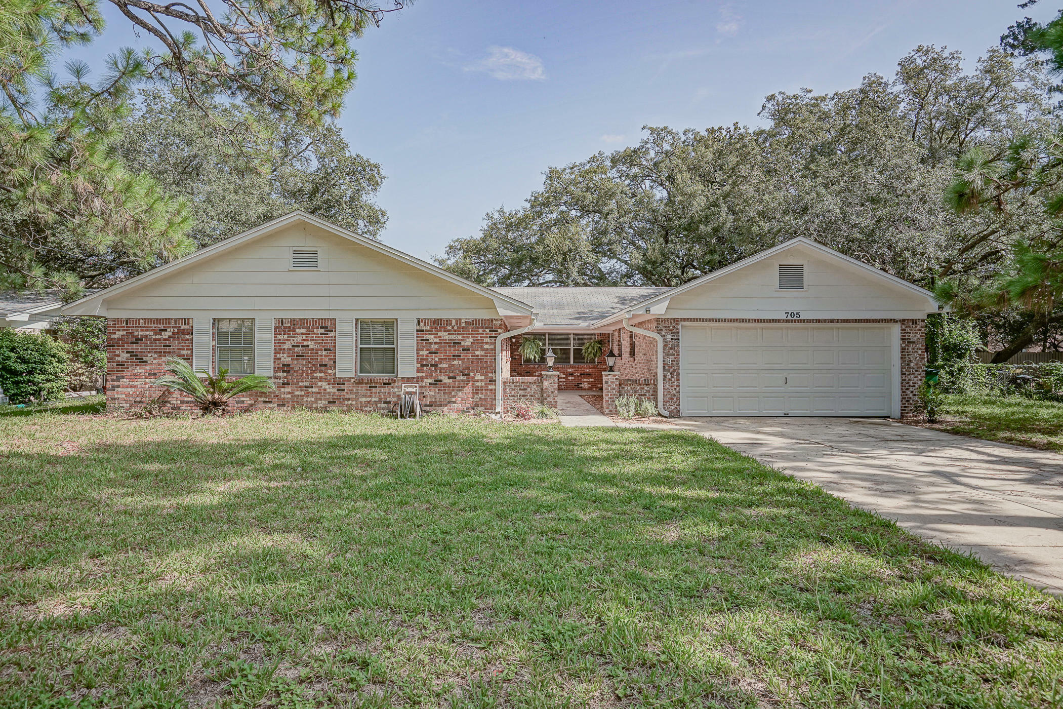 Property Photo:  705 Bradford Drive  FL 32547 