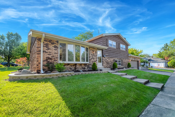2608 Sycamore Drive  Dyer IN 463 photo