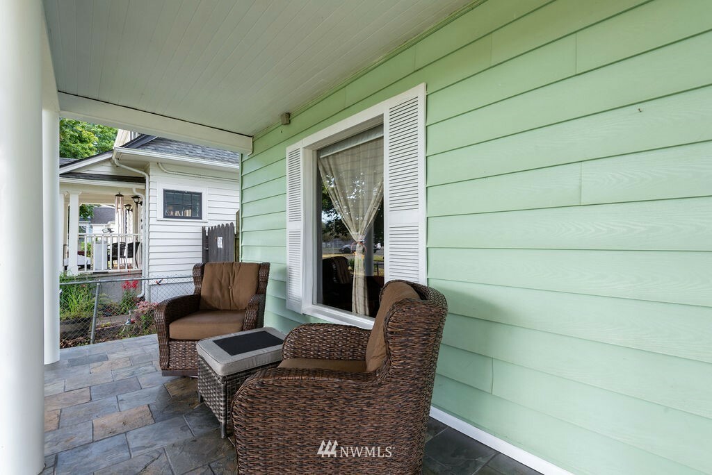 Property Photo:  605 S 3rd Avenue  WA 98626 