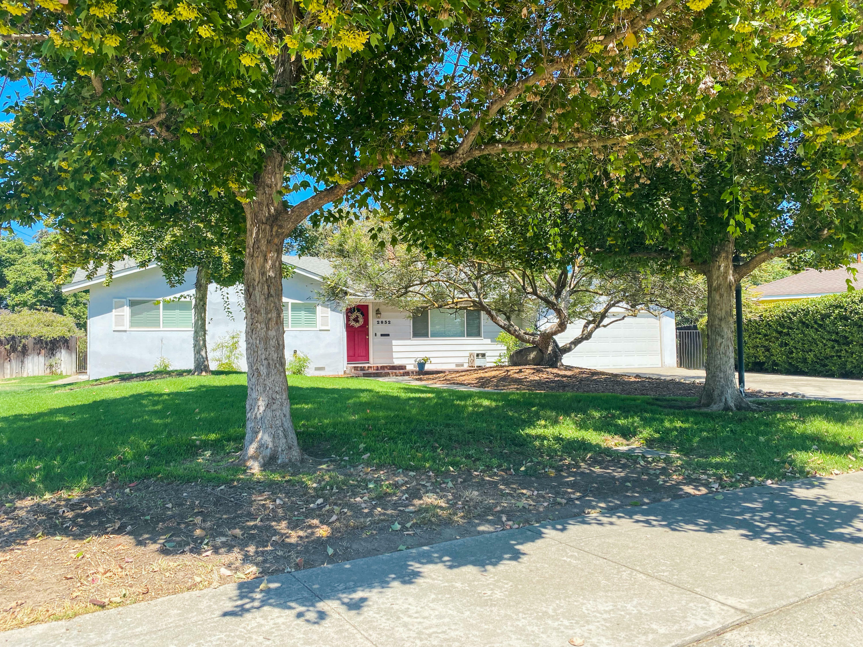 Property Photo:  2832 W Sue Avenue  CA 93277 