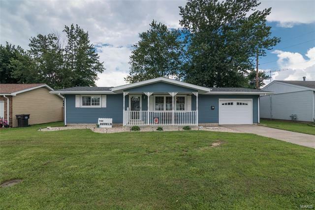 Property Photo: 120 Rosewood Drive 62052