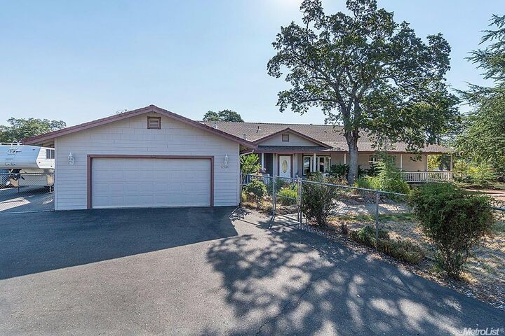 6561 Crystal Boulevard  El Dorado CA 95623 photo