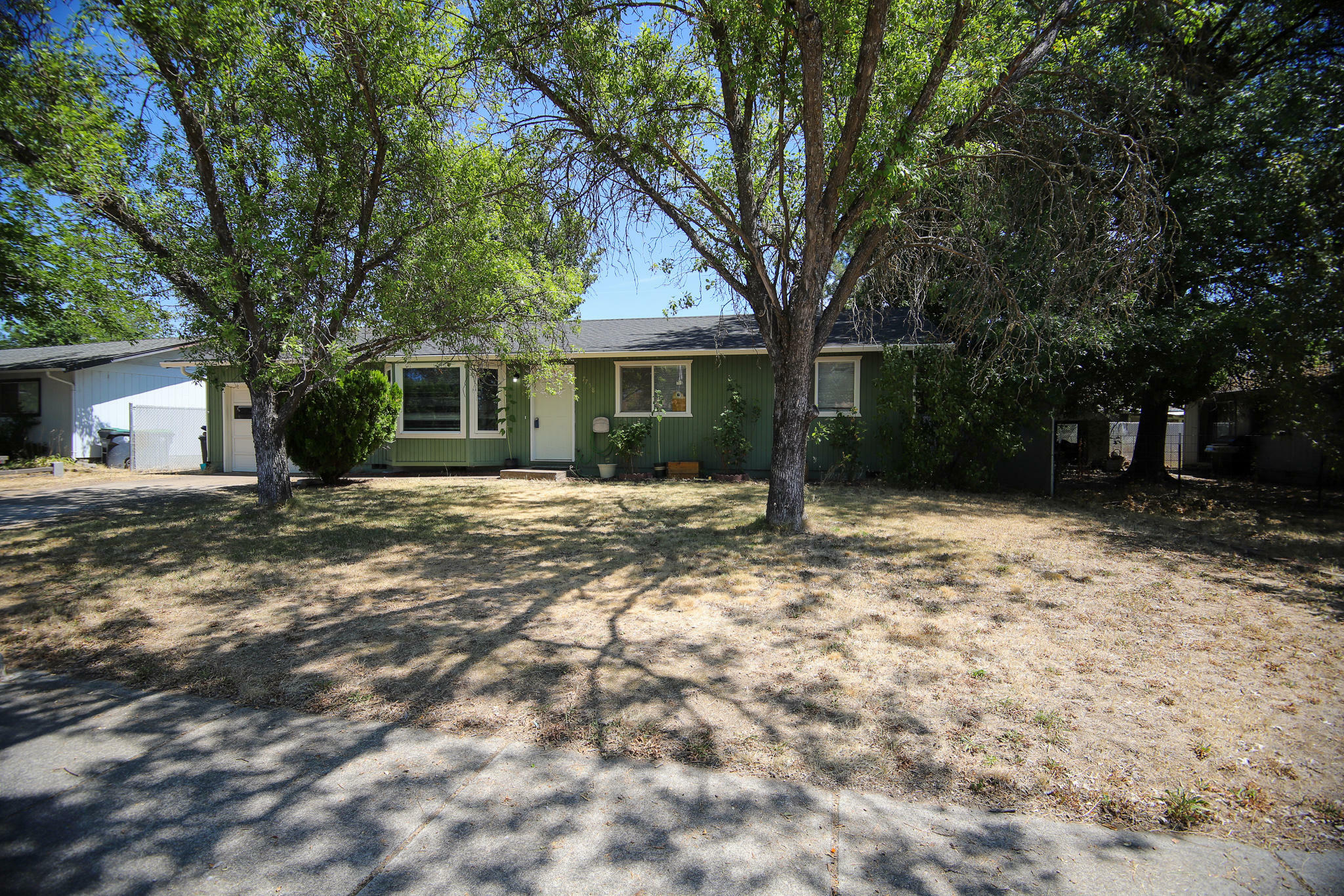 Property Photo:  7758 Hale Way  OR 97503 