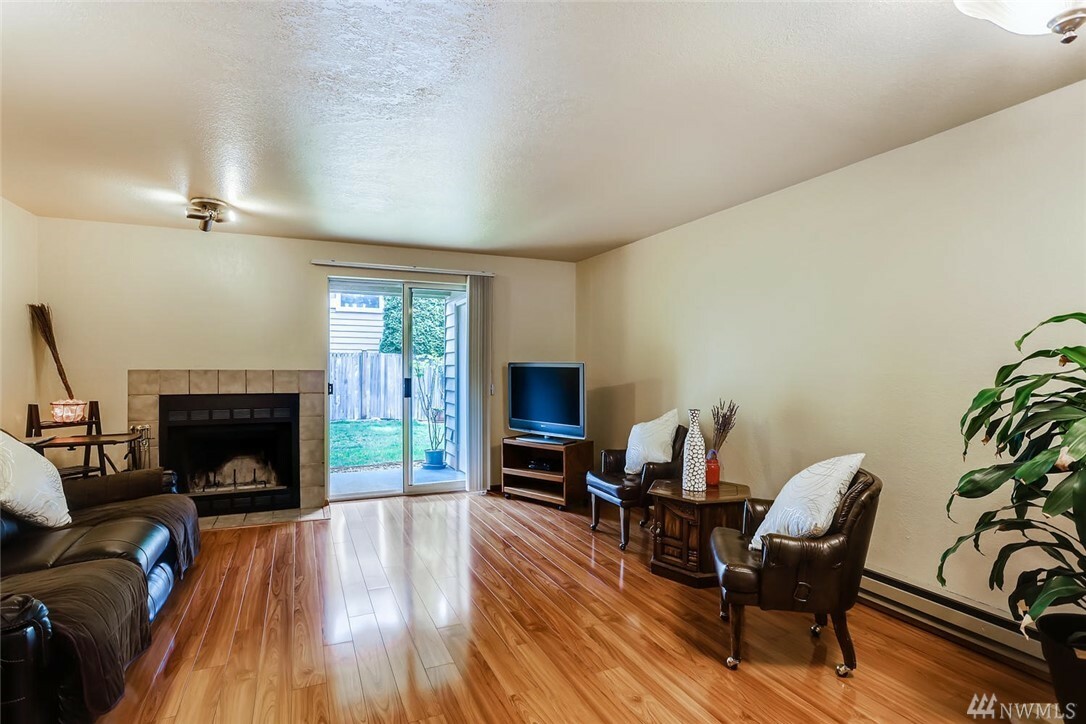 Property Photo: 290 Newport Wy NW A-3 WA 98027