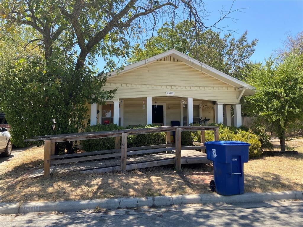 Property Photo: 1509 Vine Street TX 76801