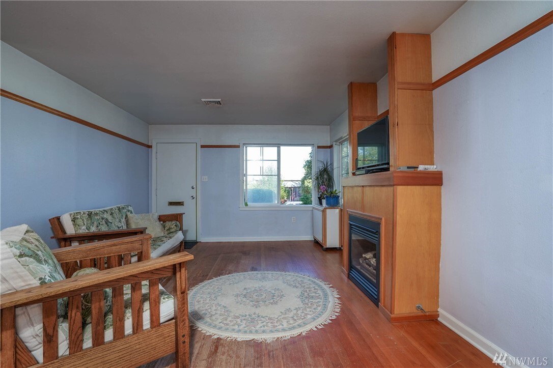 Property Photo: 3612 N Huson Street WA 98407