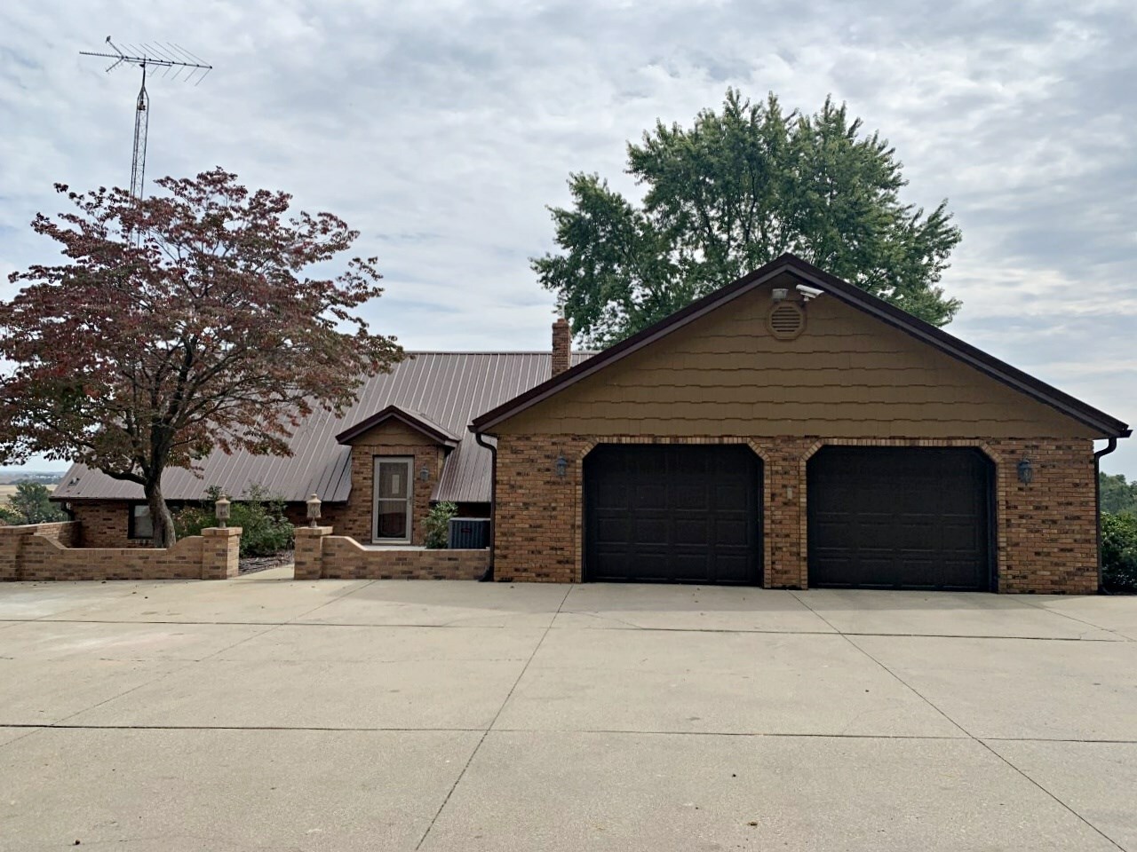 Property Photo: 1336 E 100 N IN 47501