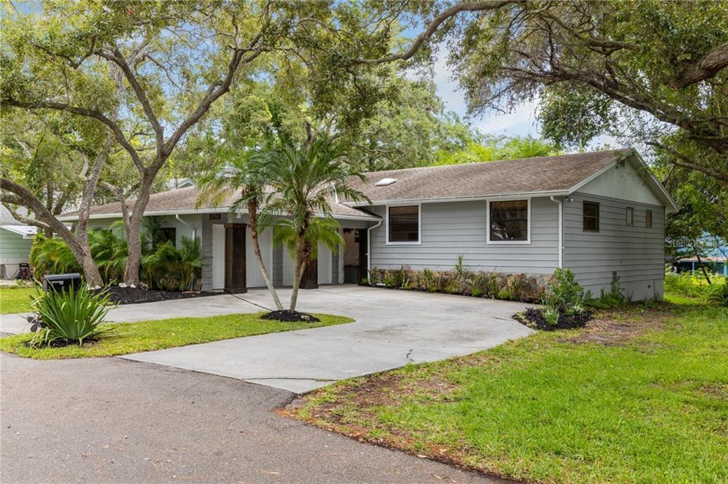 Property Photo: 12756 Poinsettia Avenue FL 33776