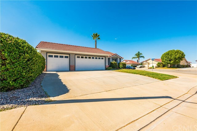 Property Photo:  1055 Basalt Court  CA 92543 