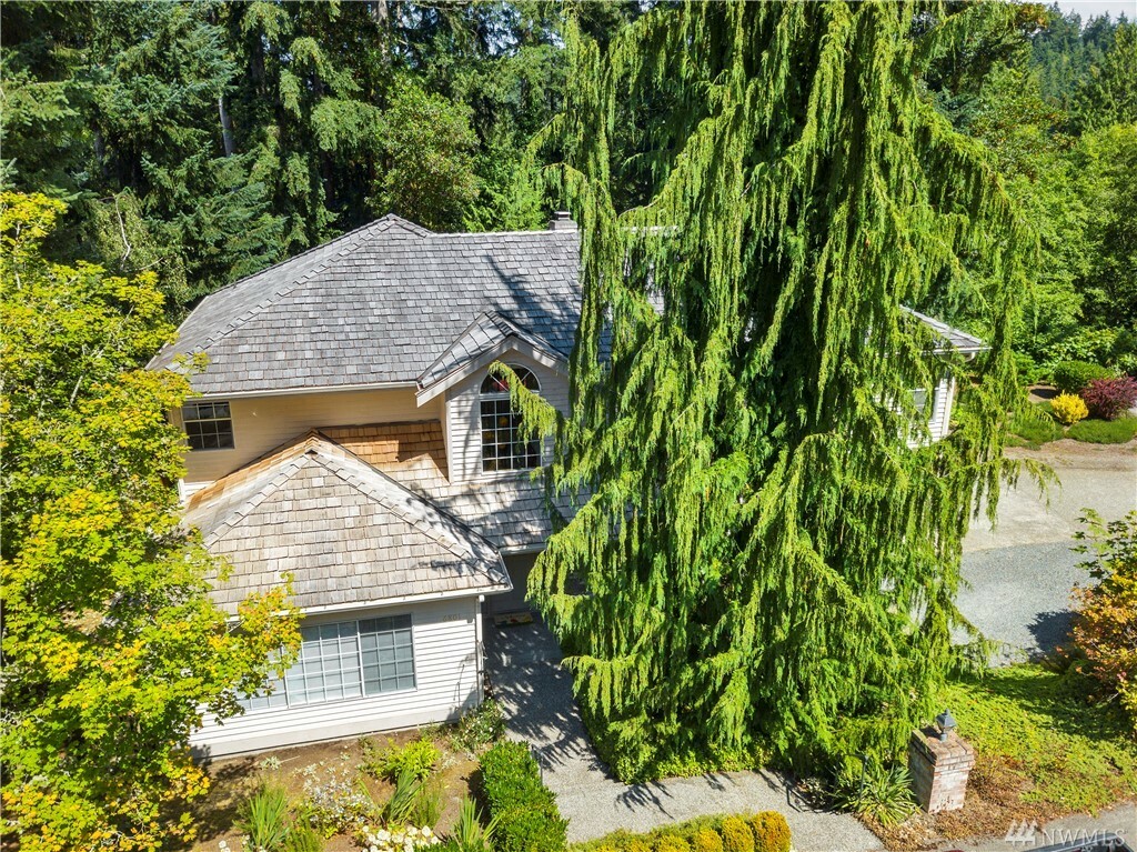 Property Photo: 6801 157th Place SW WA 98026