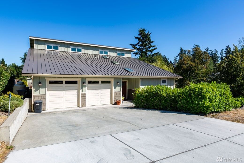 Property Photo:  430 Tucker Ave  WA 98250 