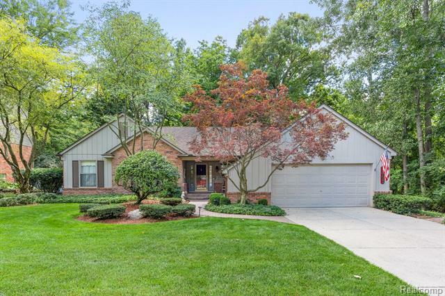 1463 Oakstone Drive  Rochester Hills MI 48309 photo