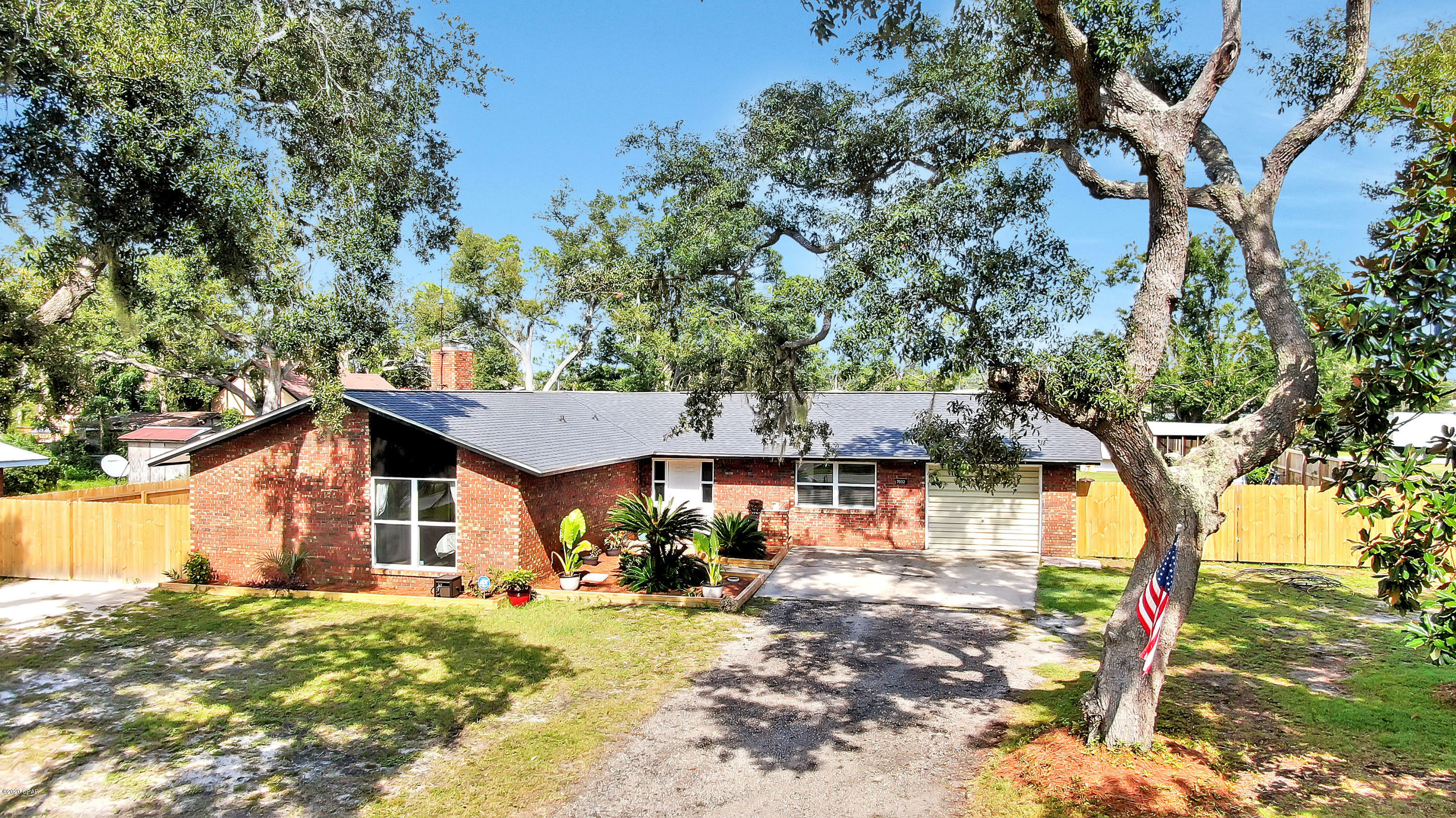 Property Photo: 7332 Market Street FL 32409