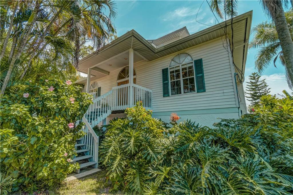 Property Photo: 121 Shoreland Drive FL 34229