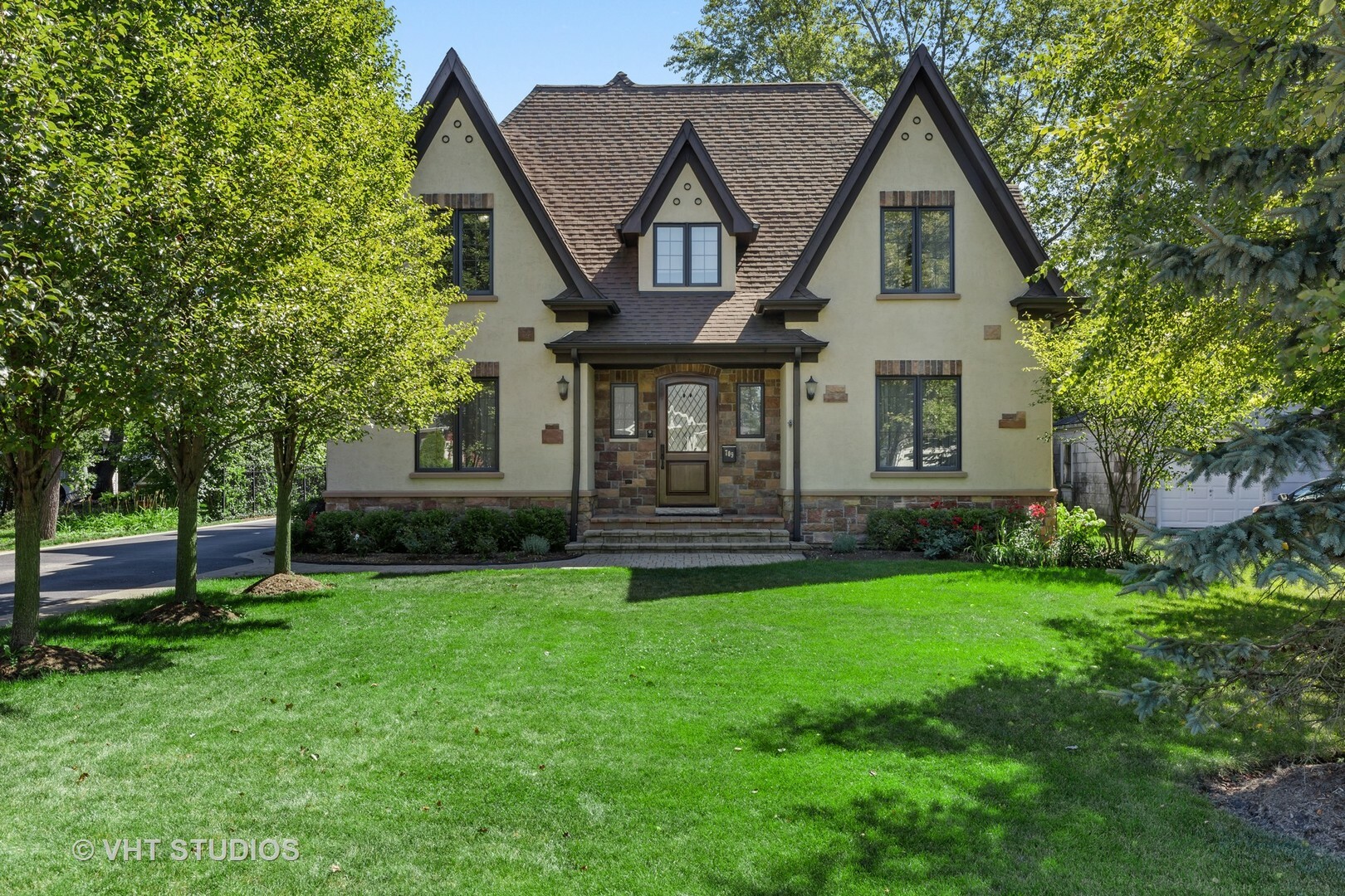 Property Photo:  709 Glenshire Road  IL 60025 