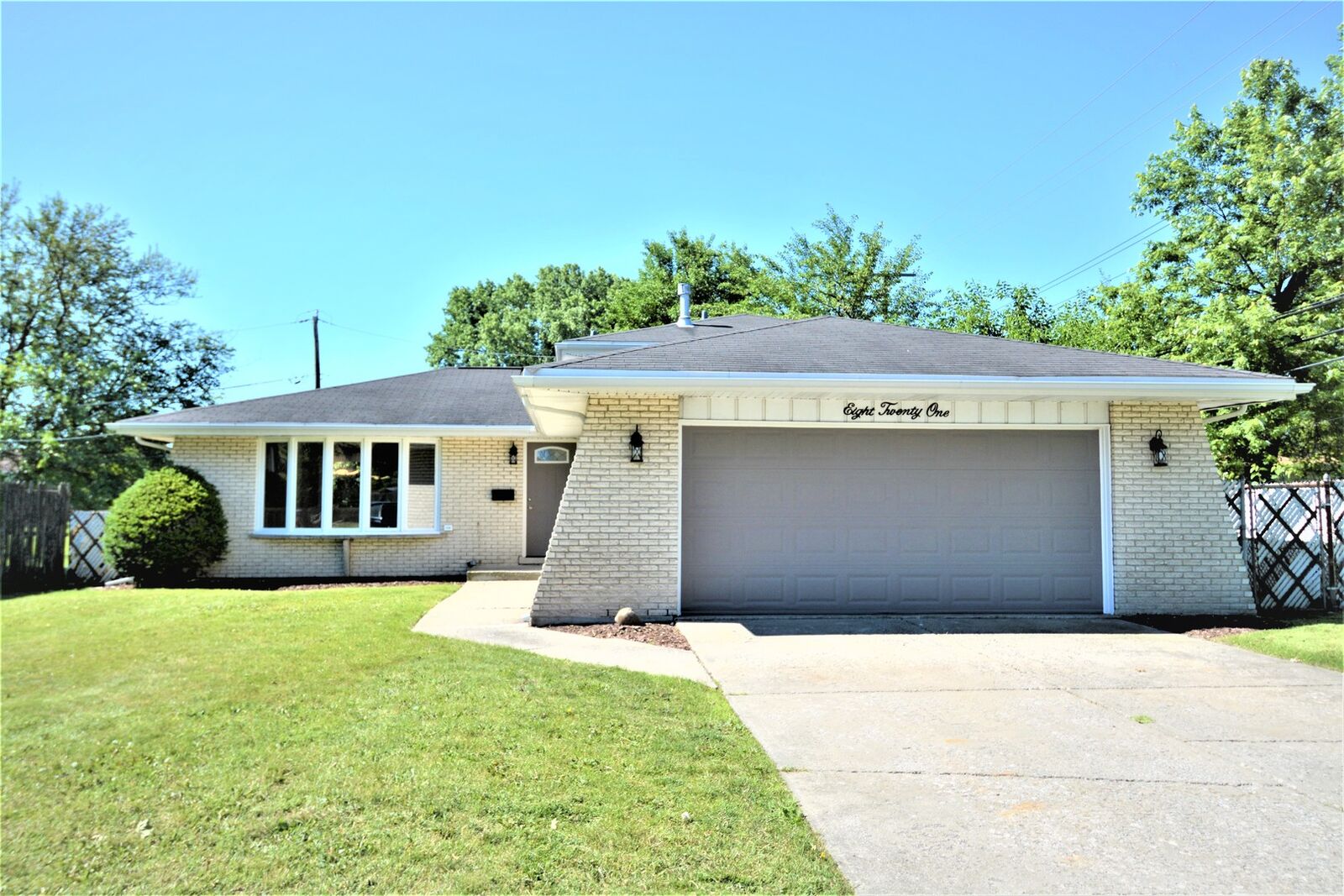 Property Photo:  821 East 151st Street  IL 60473 