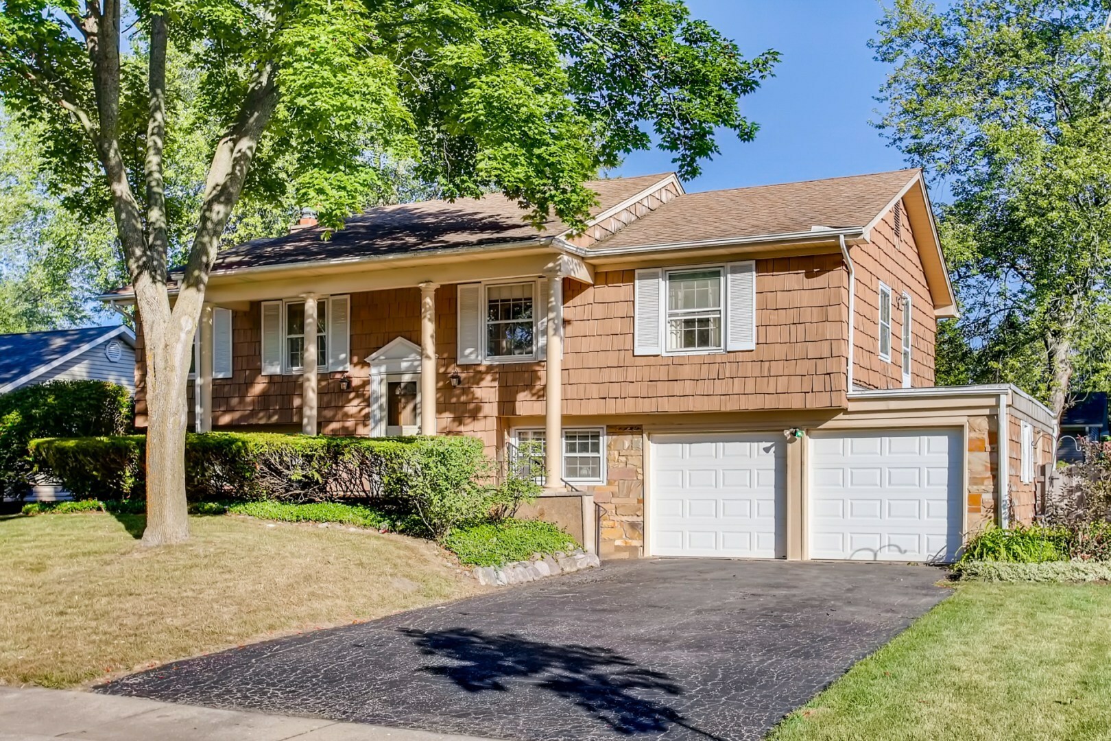 Property Photo:  851 Dorncliff Lane  IL 60089 