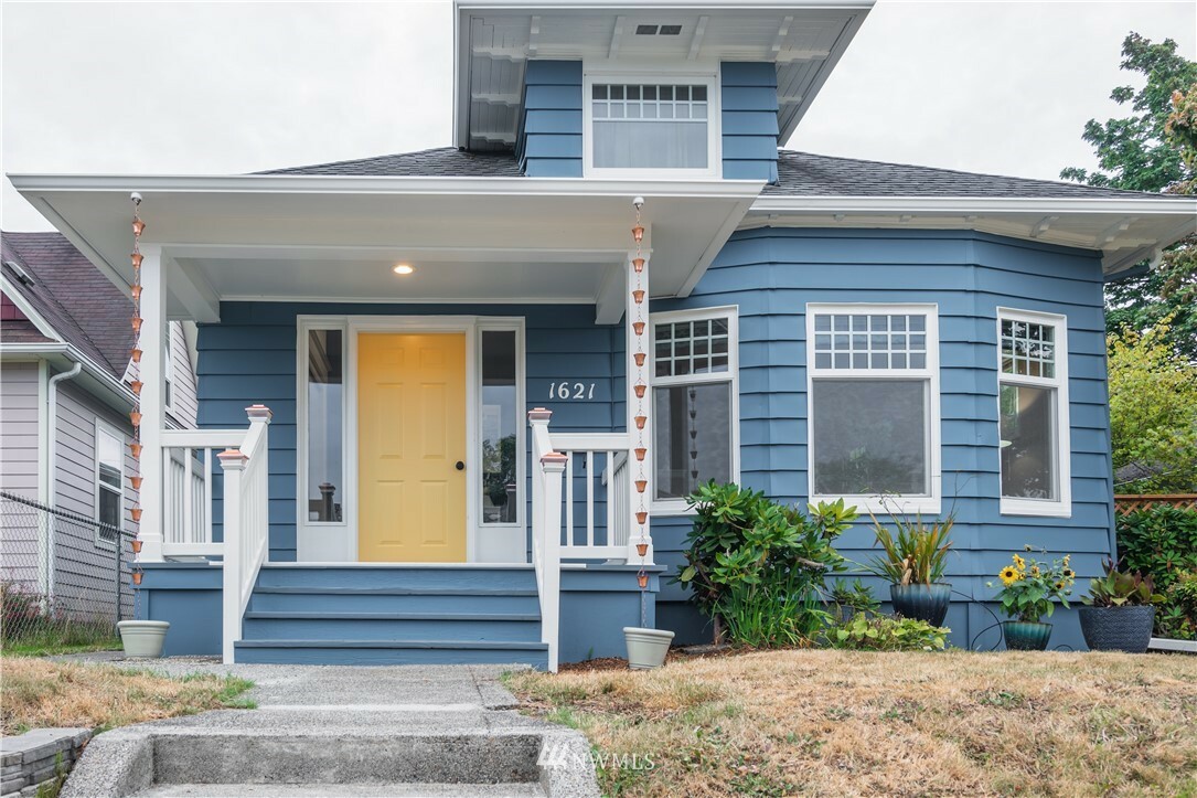 Property Photo:  1621 Wetmore Avenue  WA 98201 