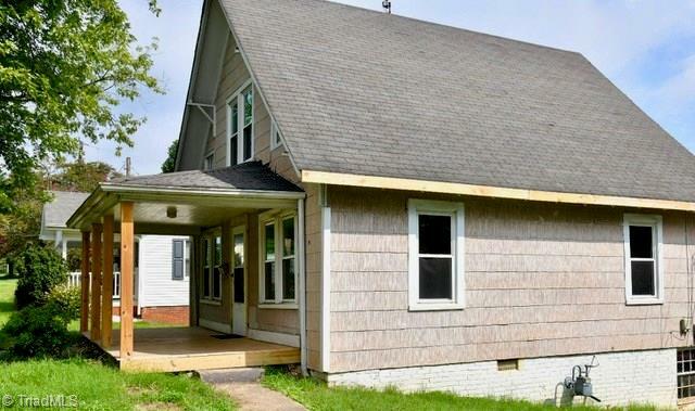 Property Photo:  1054 N Bridge Street  NC 28621 