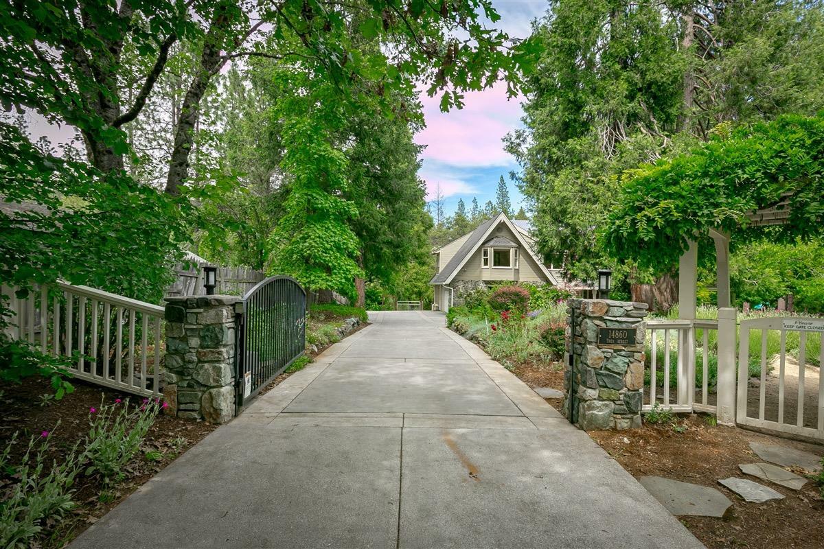 Property Photo: 14860 Uren Street CA 95959