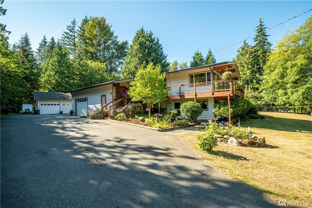 Property Photo:  1341 Euclid Ave  WA 98229 