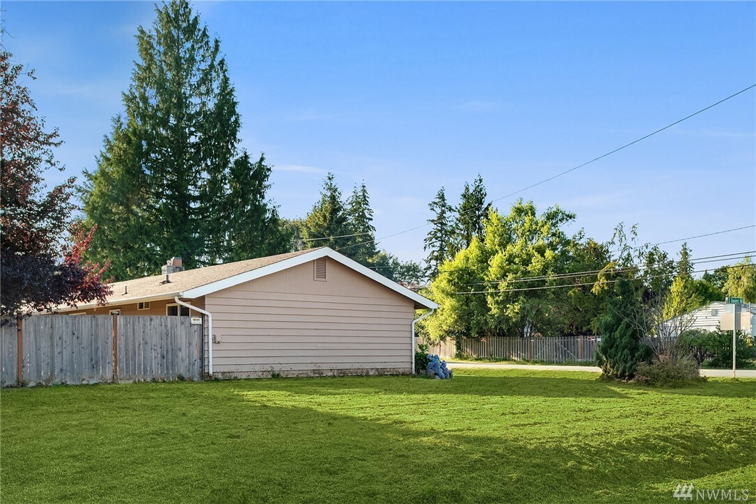 Property Photo:  20804 3rd Ave W  WA 98036 