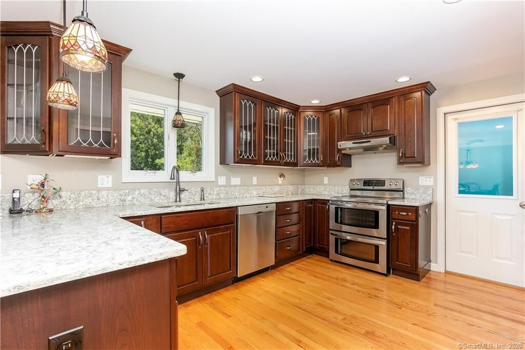 Property Photo:  625 Mather Street  CT 06078 