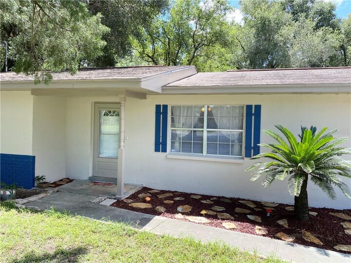 Property Photo: 221 E Inverness Boulevard FL 34452