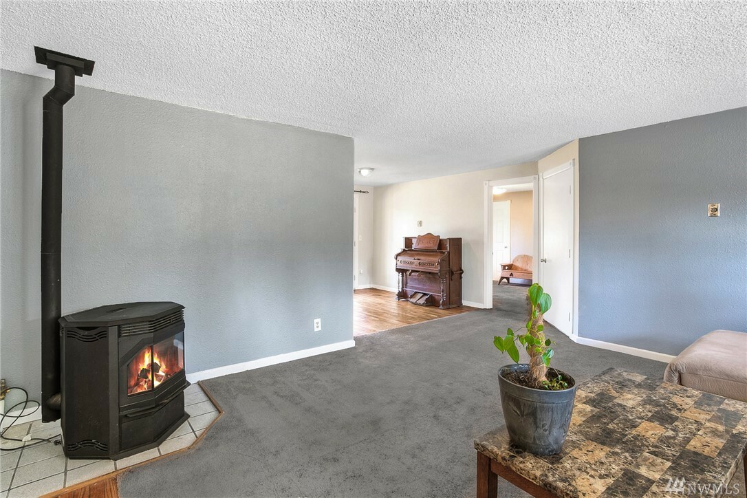 Property Photo: 8411 188th St Ct E WA 98375