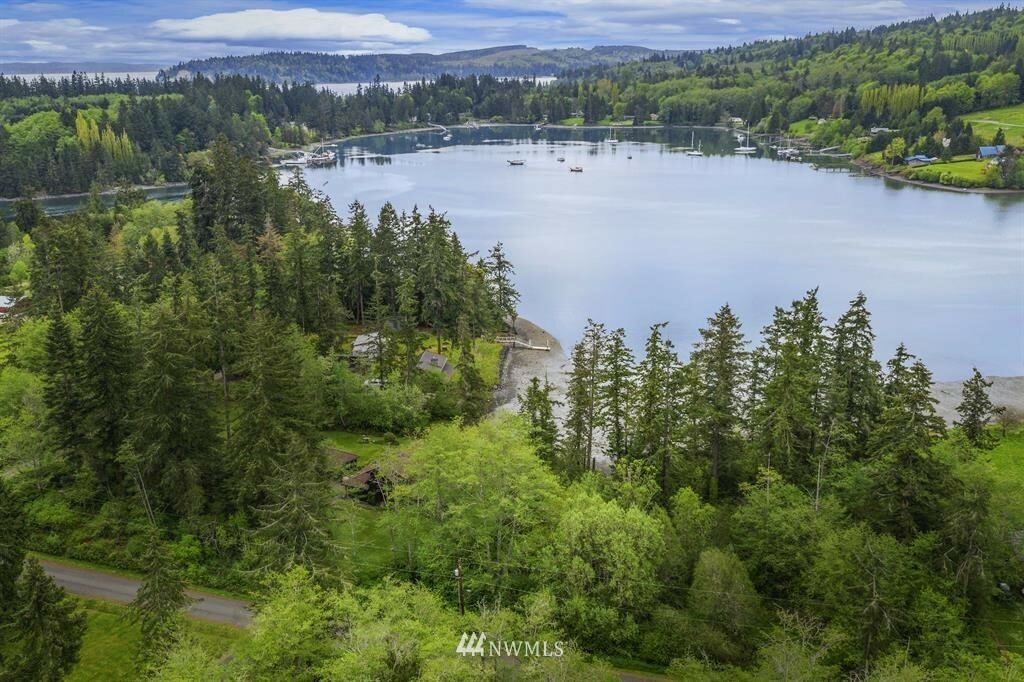 Property Photo:  408 Bayshore Drive  WA 98365 