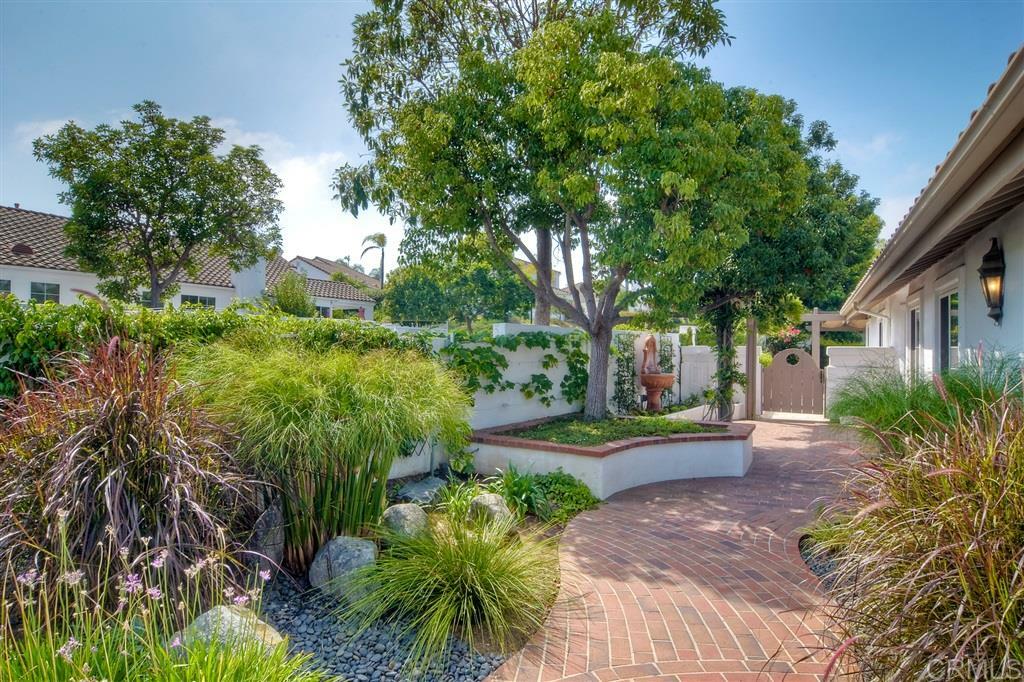 Property Photo: 5067 Alicante Way CA 92056