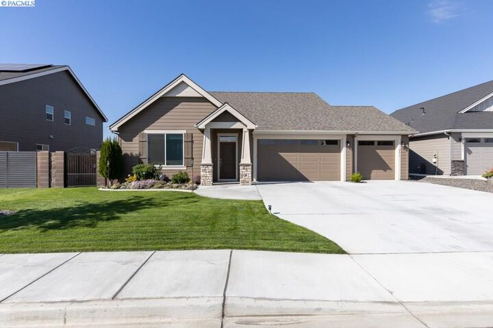 8817 Grandview  Pasco WA 99301-5667 photo