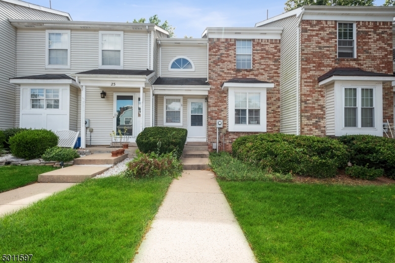 Property Photo:  21 Chetwood Ct  NJ 08844 