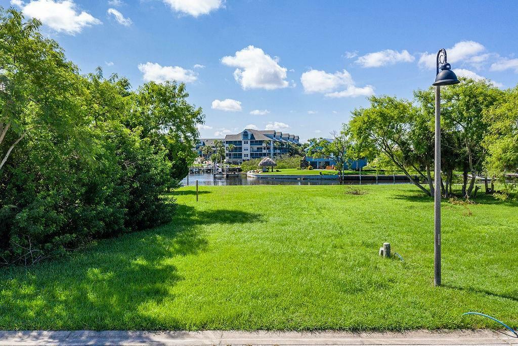 Property Photo: Elisabethan Lane FL 34652